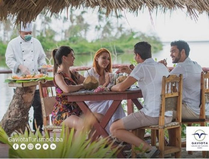 En la publicidad para las empresas estatales de turismo en Cuba está 