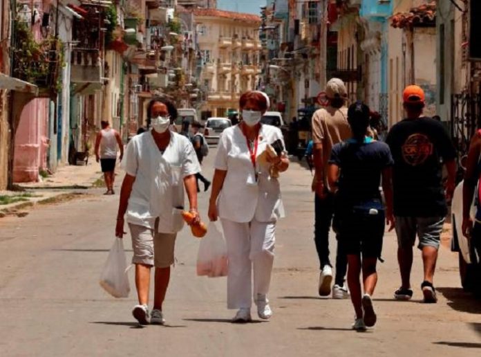 Cuba registra 1.018 casos de COVID-19, la menor cifra diaria de contagios en más de un mes