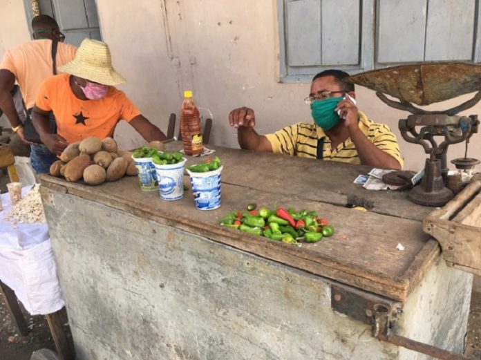 En Santiago de Cuba, los cuentapropistas están con el agua al cuello pues el Gobierno no les está permitiendo trabajar por la pandemia