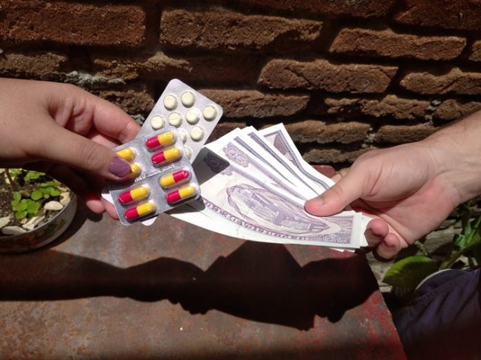A pesar de los protocolos, el Gobierno cubano no logra evitar el desvío de medicamentos