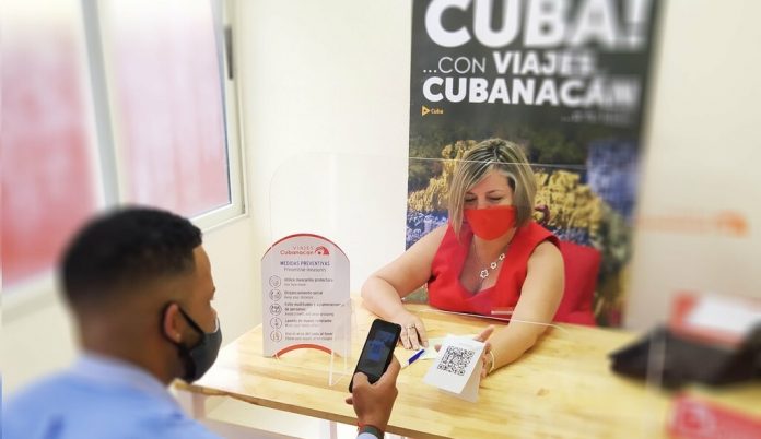 Cubanos explotan contras las propuestas de la cadena turística estatal Cubanacán que ofrece paquetes de viaje a Cancún super caros y sin incluir siquiera la visa a México