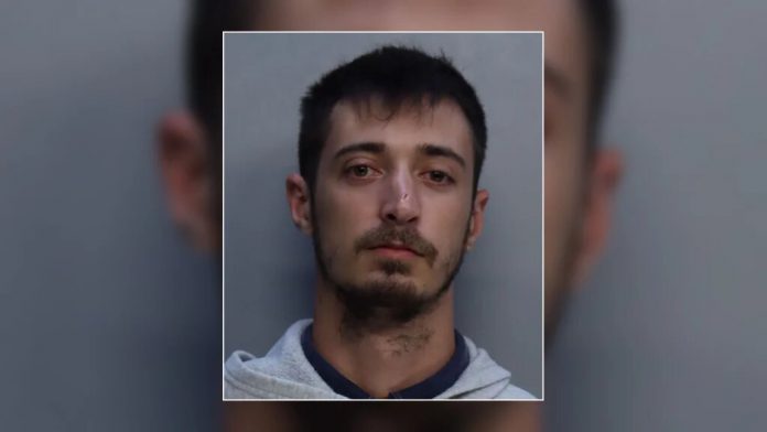 Arrestan a joven cubano tras atropellar mortalmente en un Mercedes Benz a un ciclista y abandonar la escena del crimen