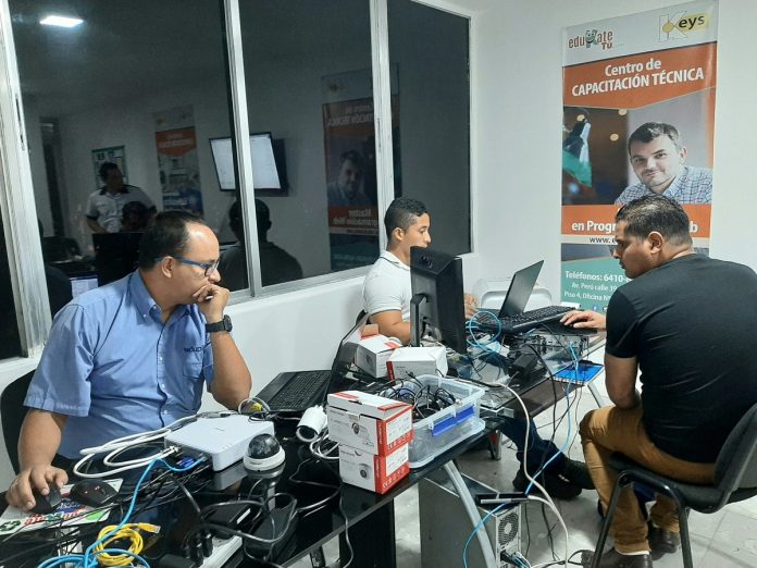 Un sobrino del Che, implicado en un negocio de 500.000 euros para regalar tecnología informática a La Habana