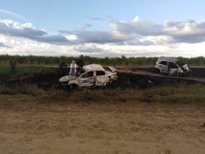 Violento accidente masivo en Las Tunas deja un saldo de seis fallecidos al explotar los dos automóviles que colisionaron en la carretera