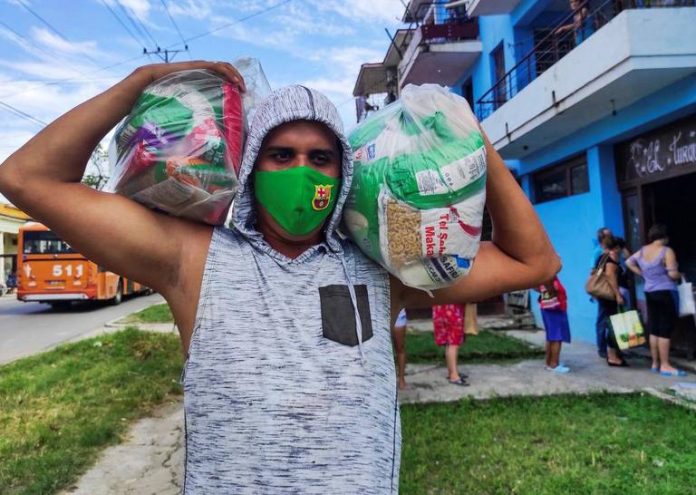 Gobierno cubano estaría priorizando la entrega de alimentos gratis en los barrios donde hubo más protestas el 11 de julio