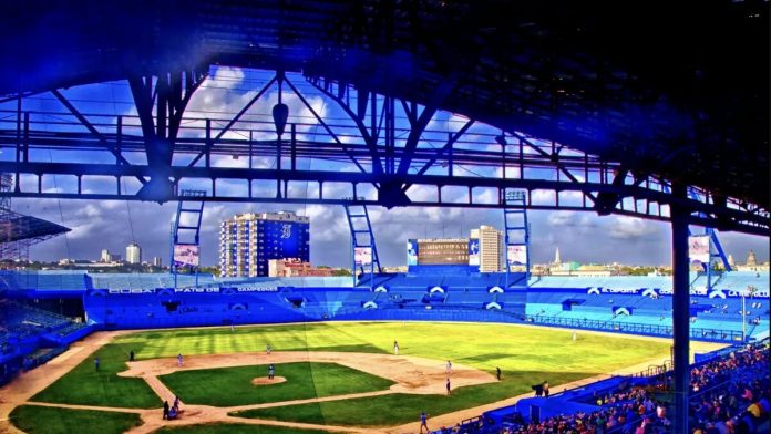 El emblemático Estadio Latinoamericano, en La Habana, pasa a ser gestionado por emprendedores privados en un intento por rescatarlo