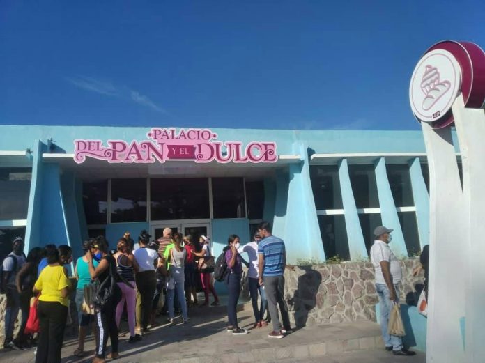 A solo días de inaugurado por el Gobierno el Palacio del Pan y el Dulce en Santiago de Cuba ya no tienen nada que ofertar a la población