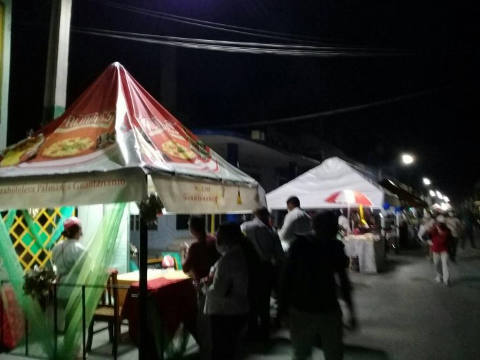 La famosa Noche Guantanamera se tornó insufrible para los guantanameros por los altos precios de la comida que pusieron a la venta
