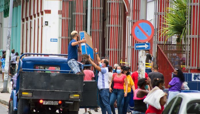 Cubanos ya venden sus pertenencias en la isla para viajar a Nicaragua tras el anuncio del libre visado