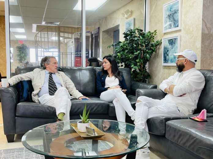 Gobierno cubano niega la entrada en la isla a Alex Otaola y a Rosa María Paya