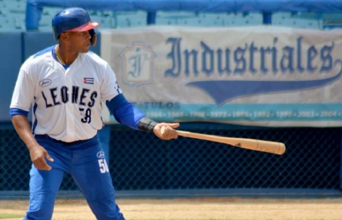 Ni Lisbán Correa ni Pedro Álvarez podrán jugar la próxima Serie Nacional cubana de Béisbol