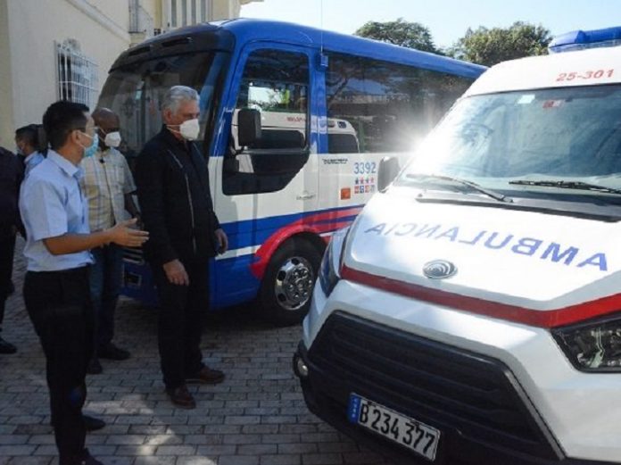Los chinos se extienden por Cuba como una plaga... y Díaz-Canel les pone la alfombra roja para recibirlos