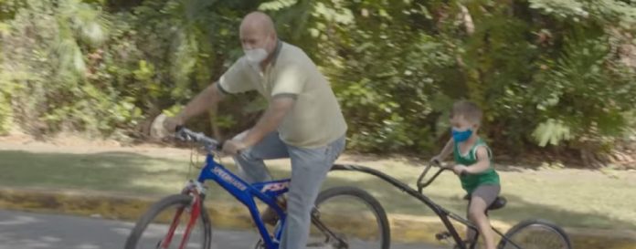 Exespía Gerardo Hernández muestra su bicicleta valorada en miles de dólares,