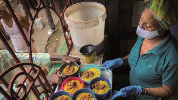 Comedor comunitario de La Habana Vieja se convierte en la única forma de sustento para miles de cubanos de la zona