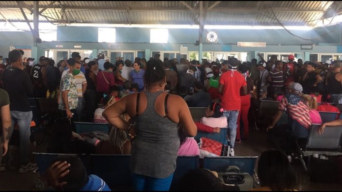 Viajar en fin de año entre provincias continua siendo un verdadero dolor de cabeza para la población en Cuba