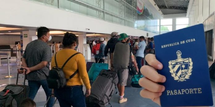 Boletos de Cuba a Nicaragua rondan casi los 4 mil dólares y disparan el precio del dólar en la isla