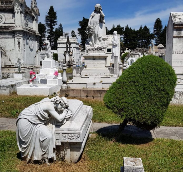 El 2021 fue un año mortífero para los cubanos... estos fueron los artistas, políticos y personalidades que fallecieron