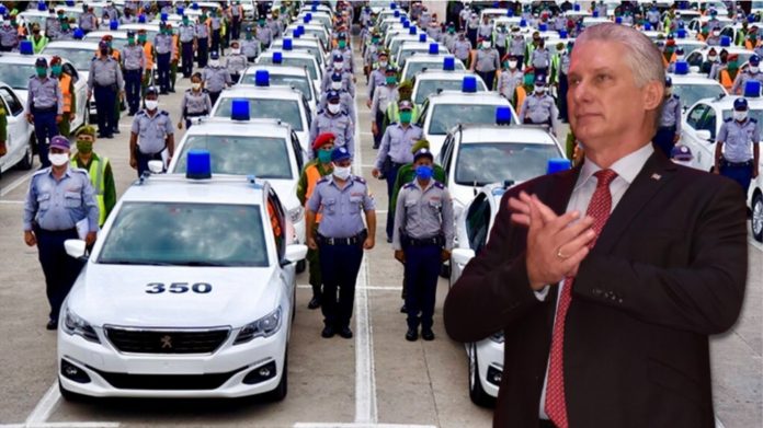 Díaz-Canel agradeció a la Policía Nacional Revolucionaria por “su entrega” y los llama 